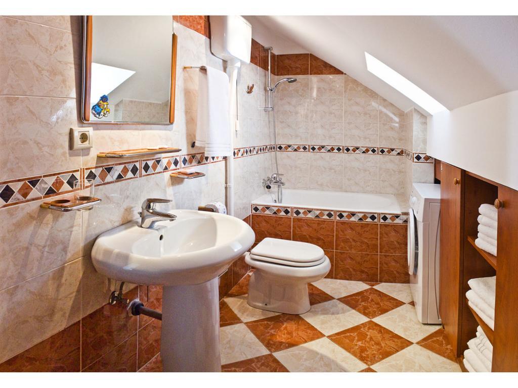 Marmont Suite Split Exterior photo